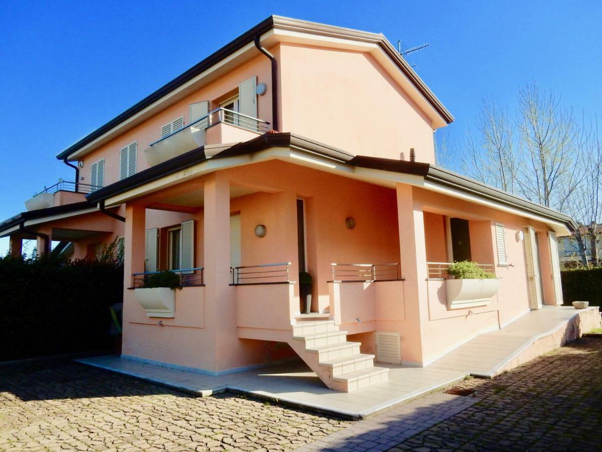 Villa Mare Лидо Ди Камайоре Екстериор снимка