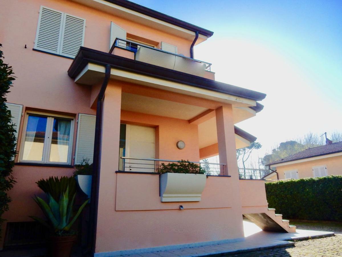 Villa Mare Лидо Ди Камайоре Екстериор снимка